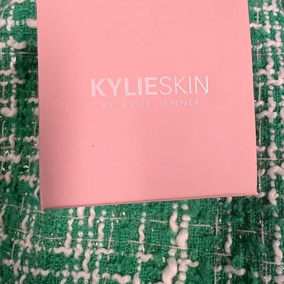 Bundle! Kylie Kylieskin Cosmetics Skincare Lot 4 piece IN BOX NEW - Picture 6 of 15